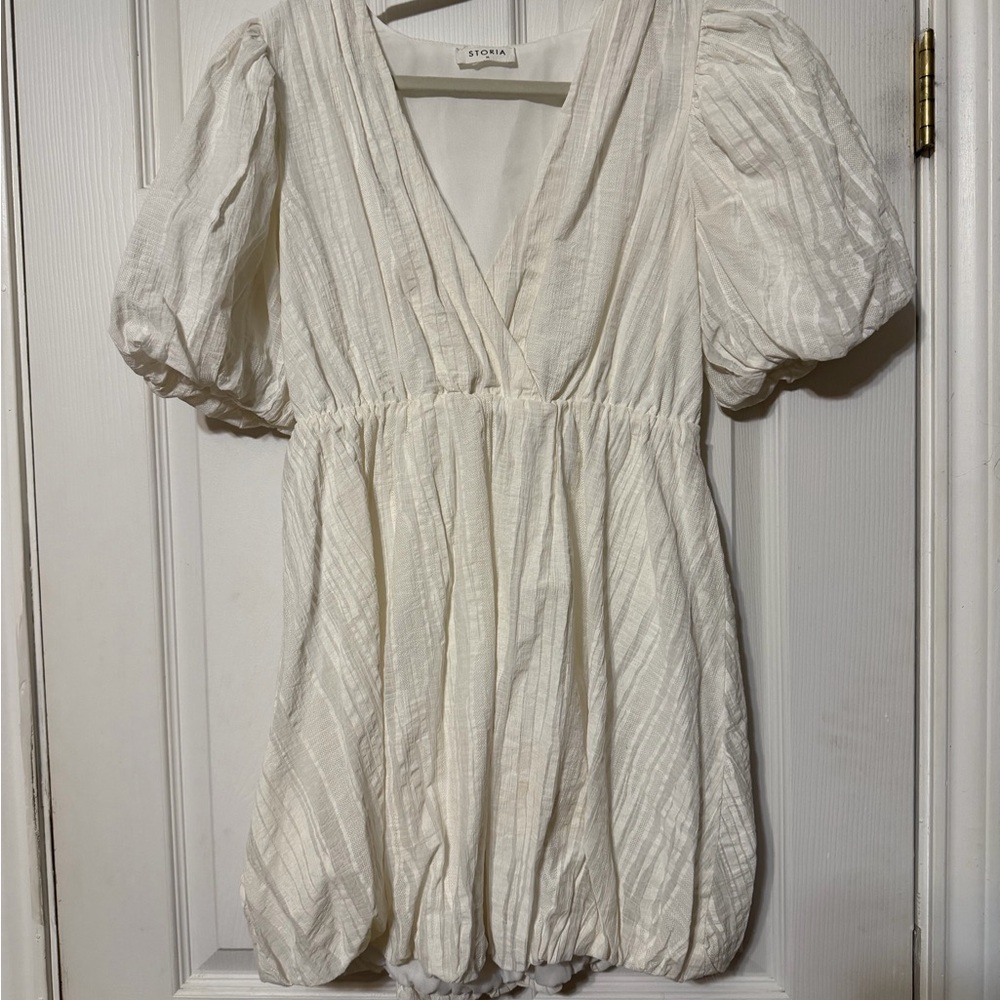 Storia Elegant Cream Top